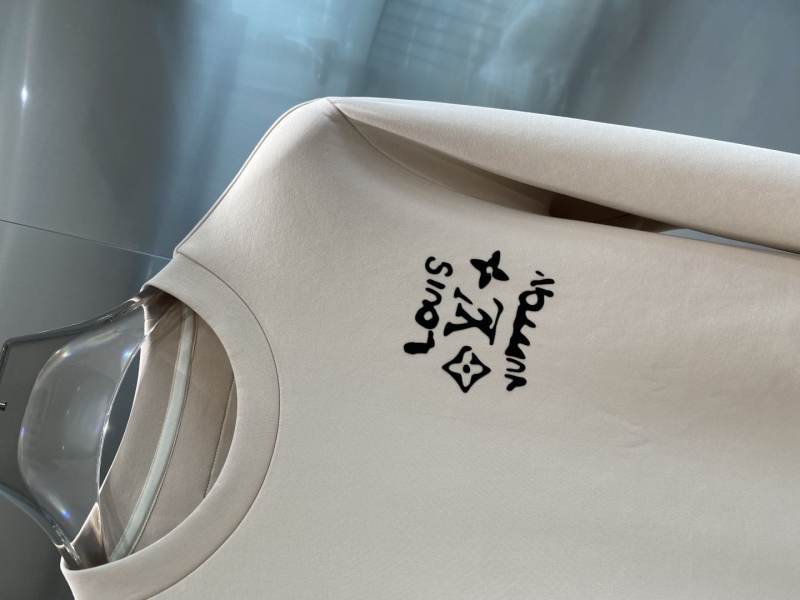 l0vis Vvtt0n t-shirt